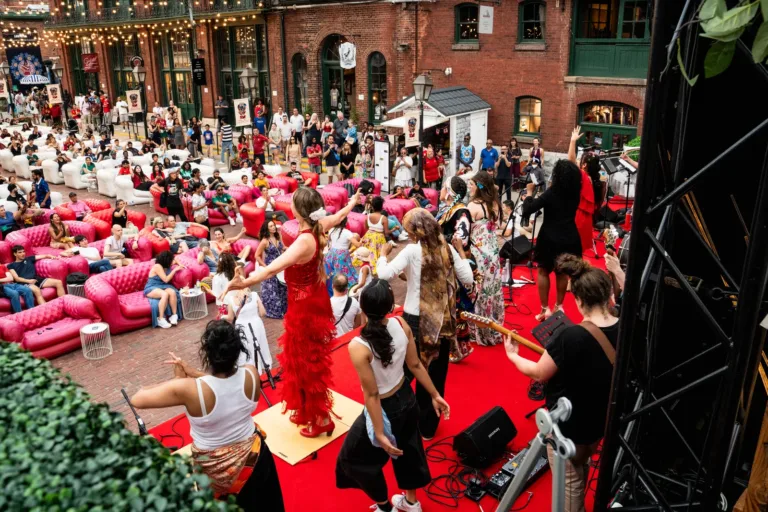 Flamenco performance with the audience on the sofas